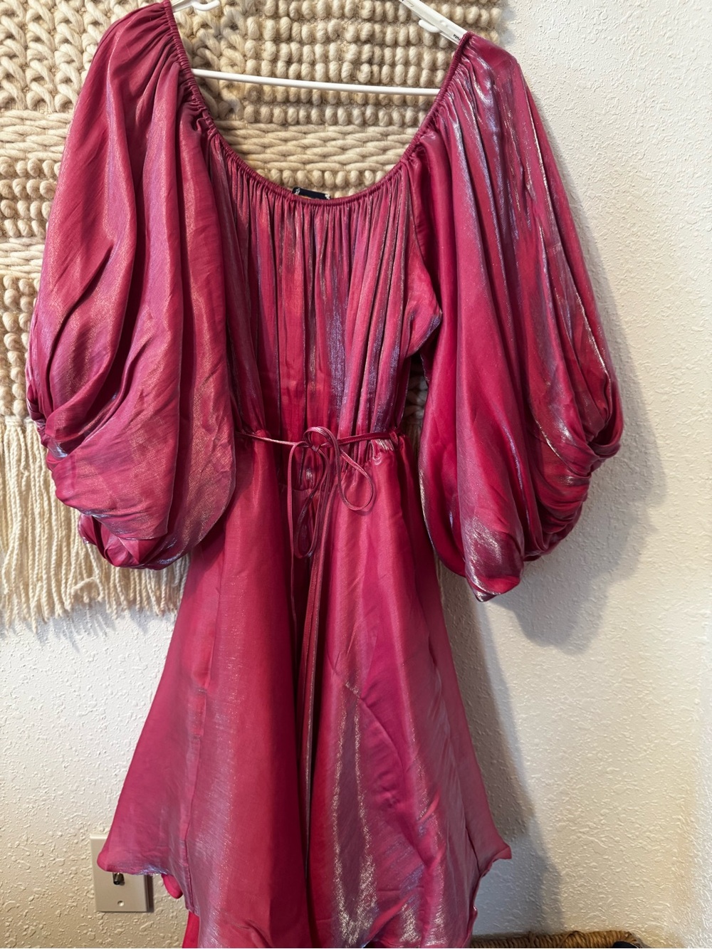 ARULA Shimmering Raspberry Midi Dress with Voluminous Puff Sleeves